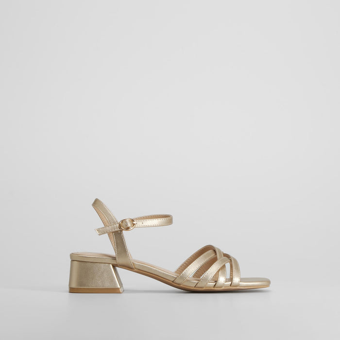 Sandalia tacón medio tiras oro PICCOLA PIU