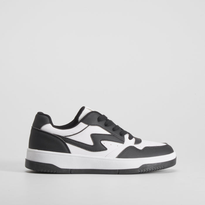 Deportiva basket low blanca y negra SEVEN FIVE