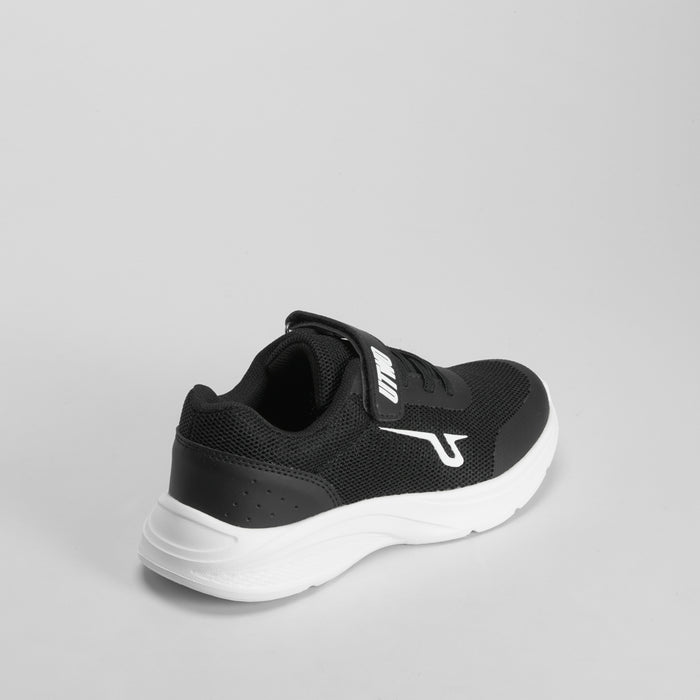 Deportiva con velcro negra UTWO
