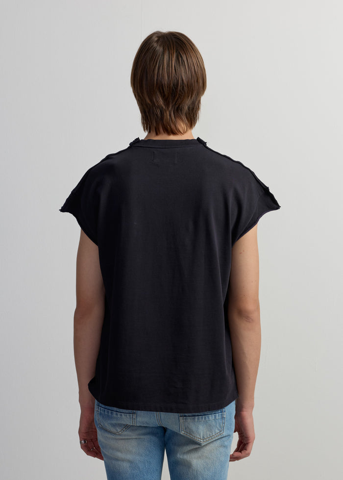 LEATHER LABEL SLEEVELESS TEE
