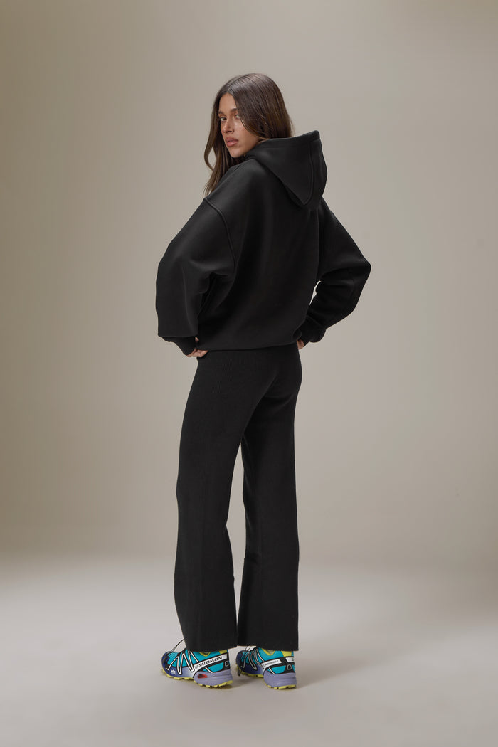 Model Nuria is 5'9" and wears a size S.