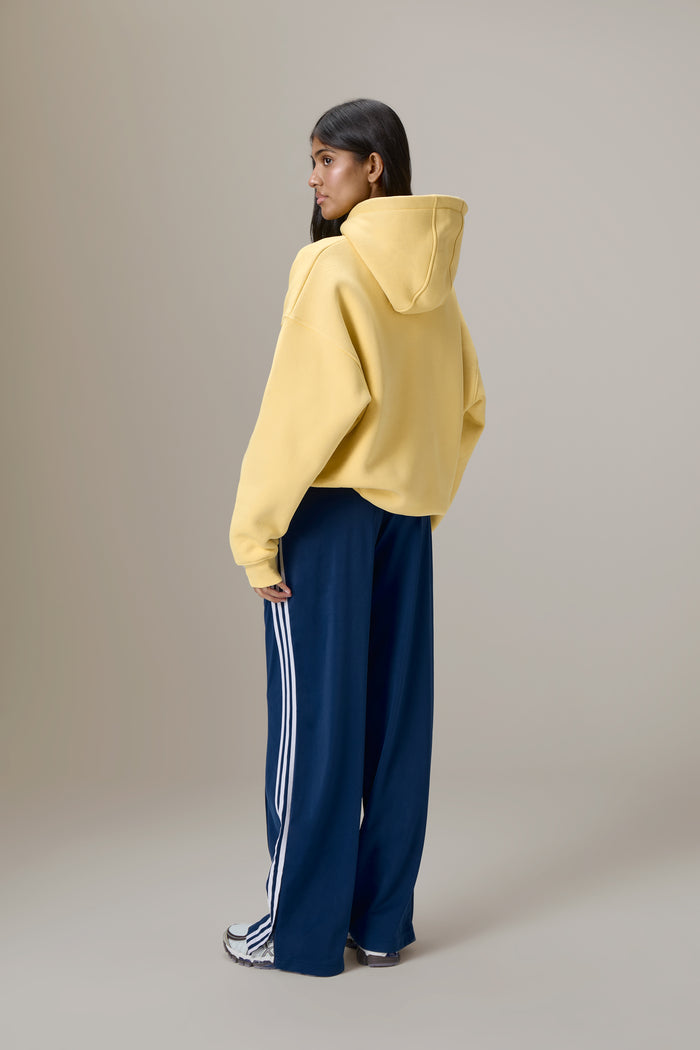 Model info: Natalia is 5'9" and wears a size S.