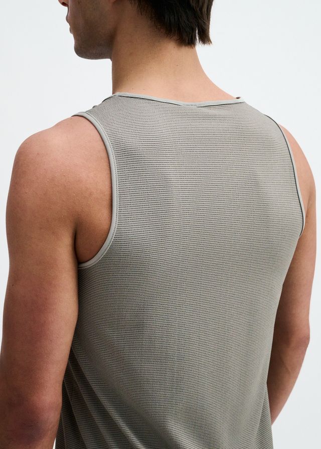 TEXTURED STRETCH MESH PERFORMANCE TANK