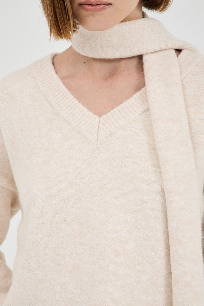 The Basic V-neck Knit with Tie