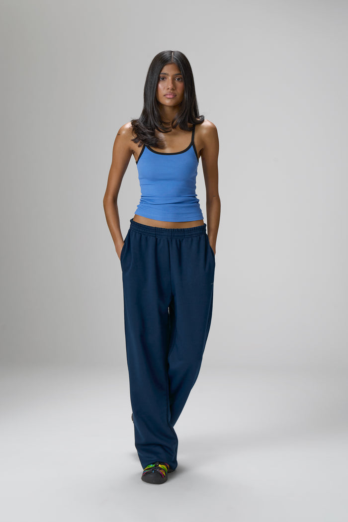 Model wears a size XS. Model's height is 5'9