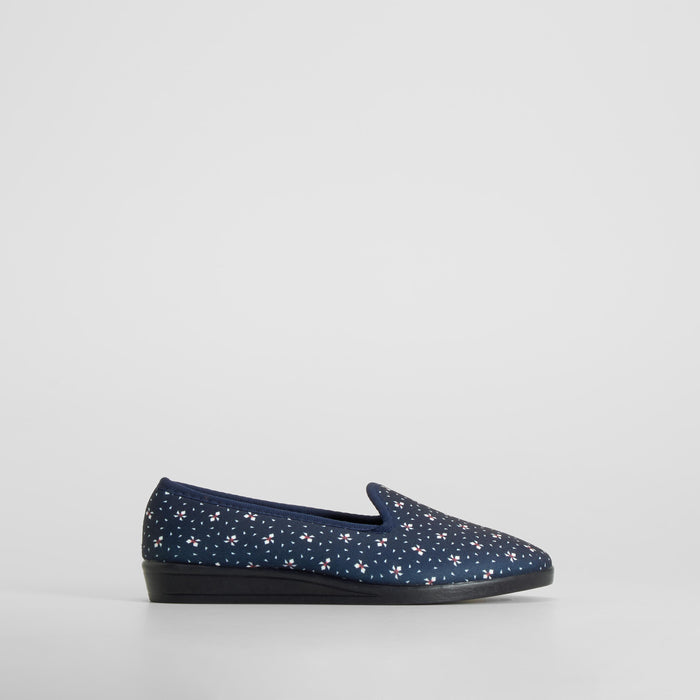 Zapatilla de casa cerrada floreada azul COMFEET