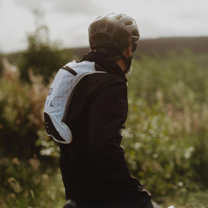 gravel racing hydration pack white | grvl