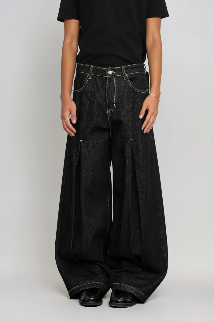 Areli Deconstruct Split Barrel Jeans