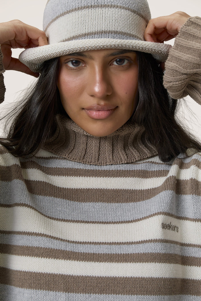Bella Stripe Roll Hat in Grey