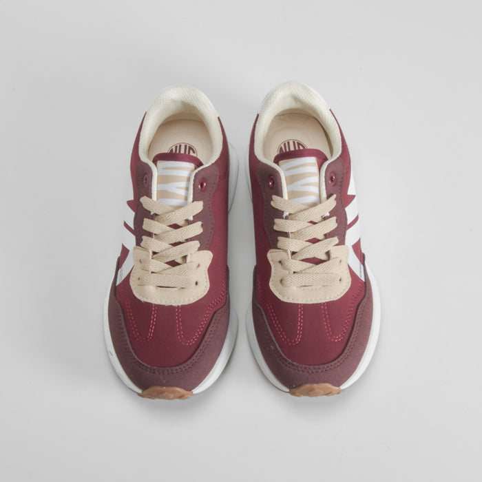 Deportiva casual retrojogging burdeos NYC