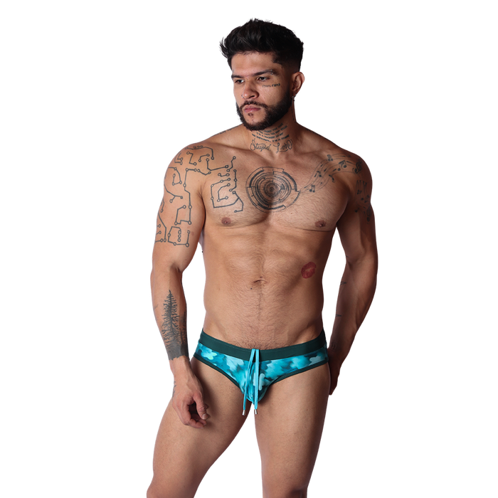 Floral Blue Swim Brief en modelo de Gigo Underwear