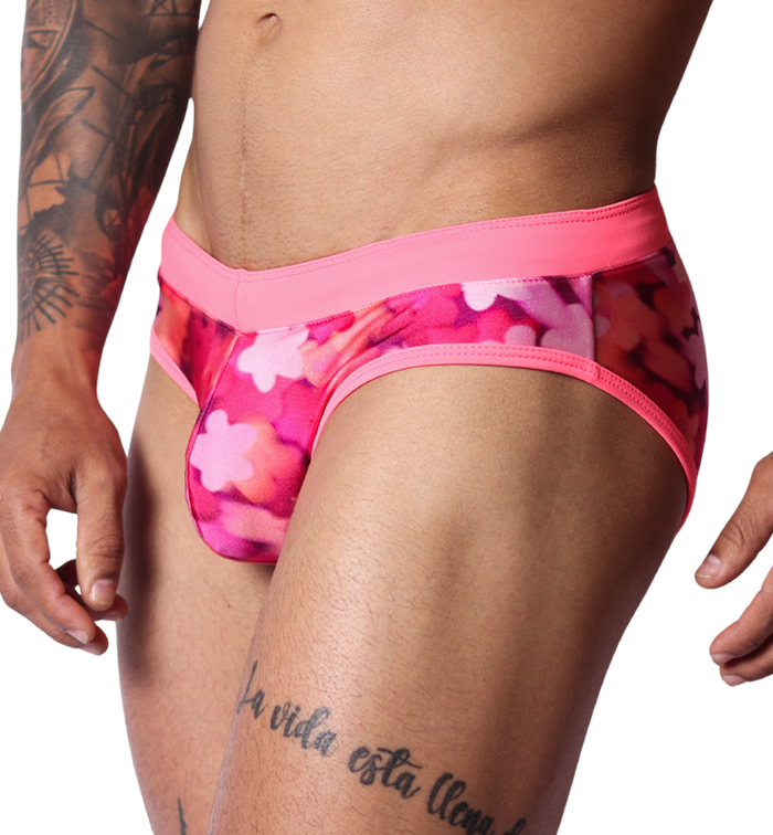 Floral Fuchsia Swim Brief vista frontal de Gigo Underwear