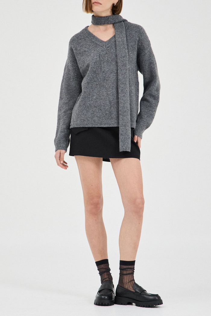 The Basic V-neck Knit with Tie