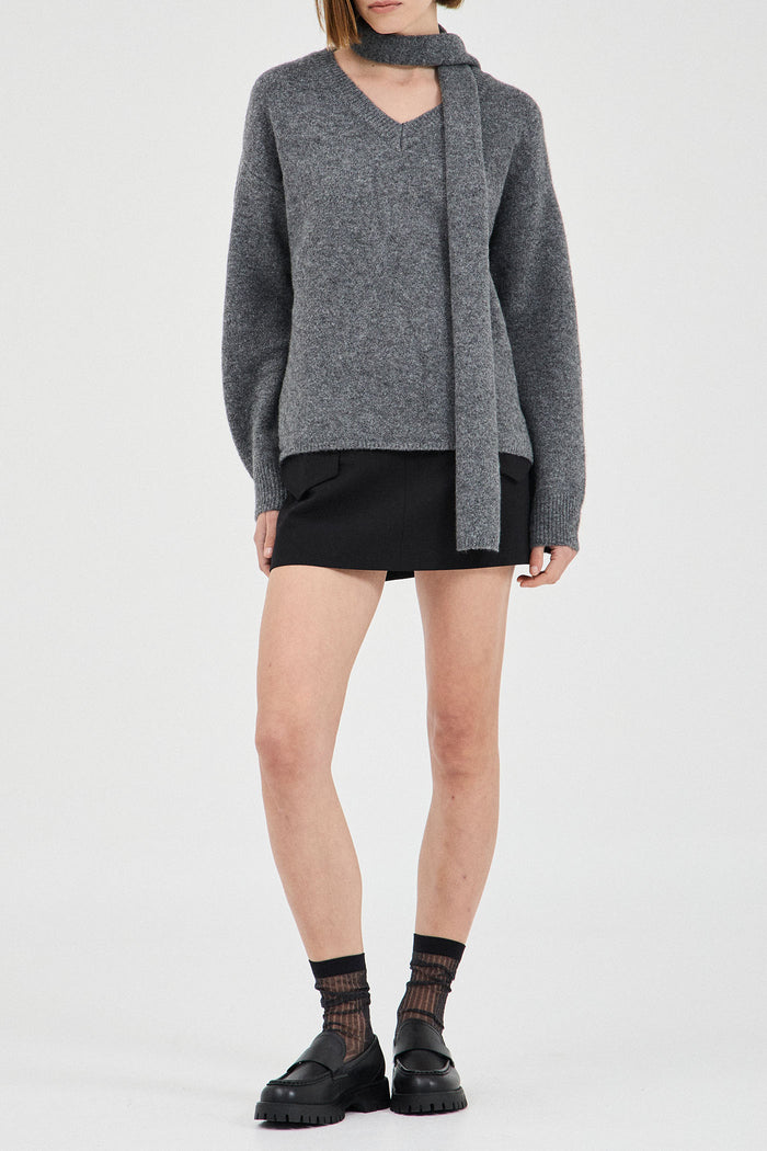 The Basic V-neck Knit with Tie