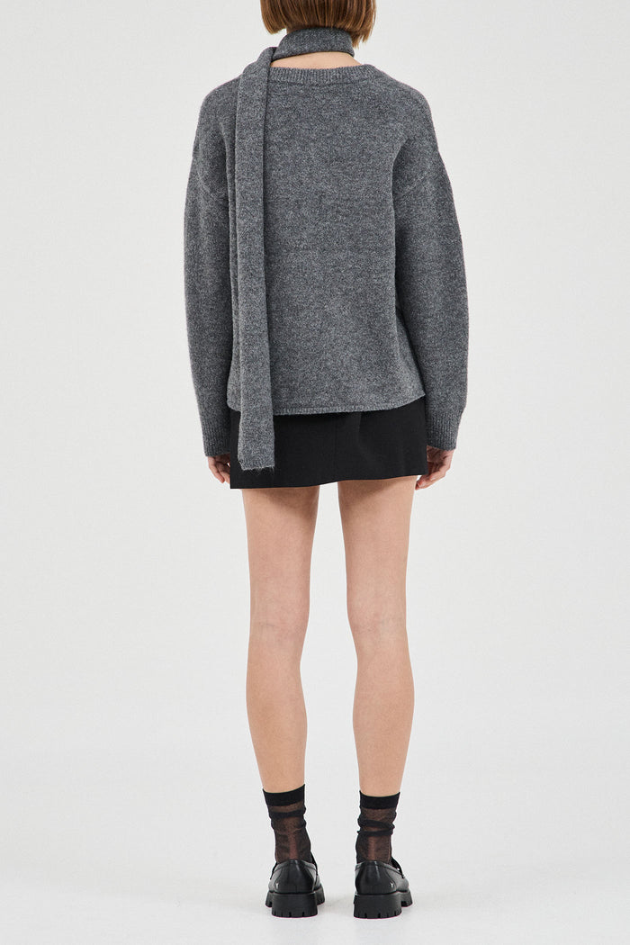The Basic V-neck Knit with Tie