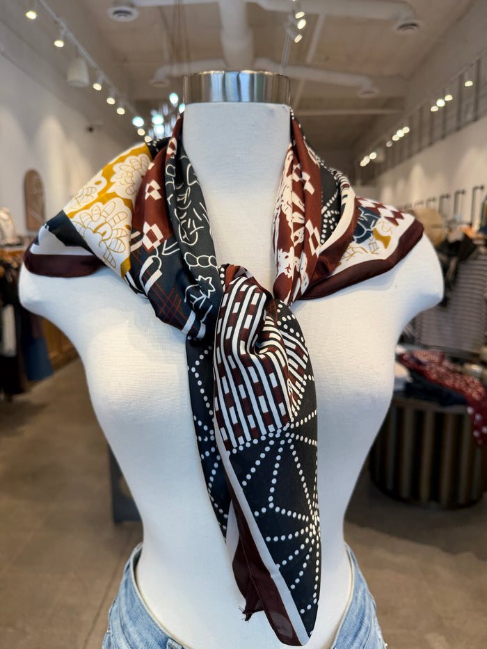 VIBRANT FLORAL GEOMETRIC PATTERN SCARF